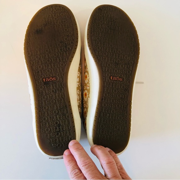 Taos Star Daisy Floral Print Canvas Low Top Sneakers Women’s 9.5 Tan Lace up - Picture 9 of 12